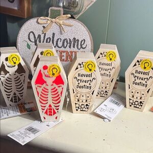 Skeleton Reveal Wooden Decor Set